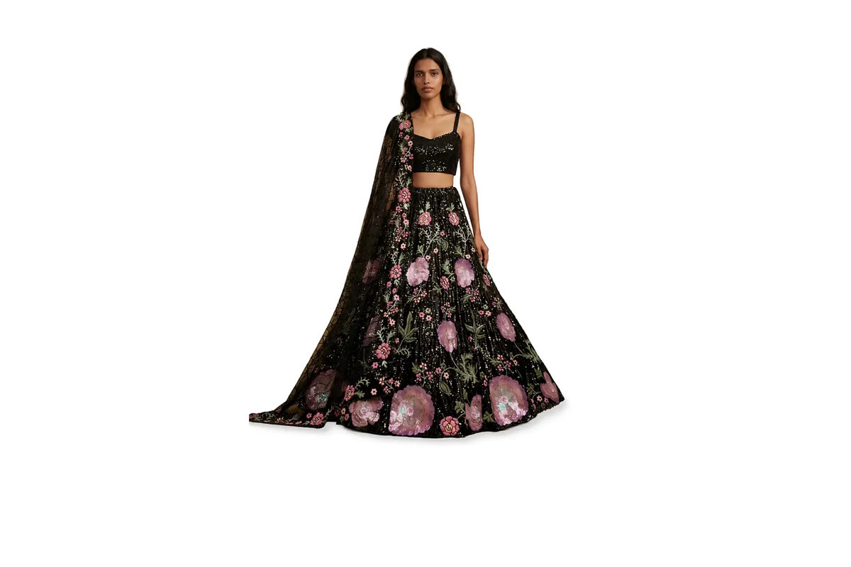 Authentic — fashion collection showcase website